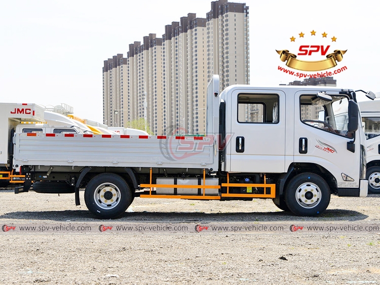 Double Rows Cargo Truck - Right Side